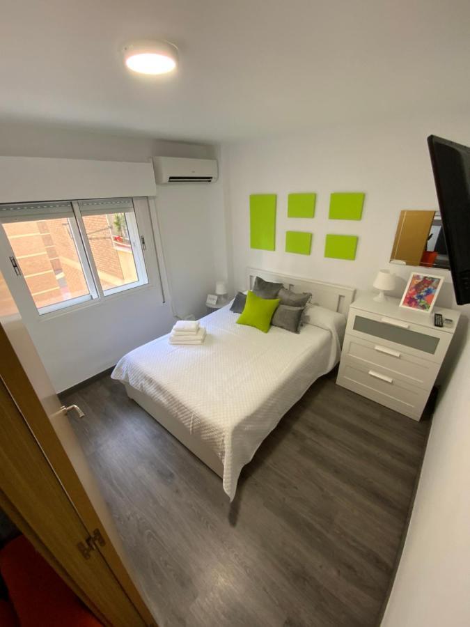 4 Capulino Apartamentos มาลากา ภายนอก รูปภาพ
