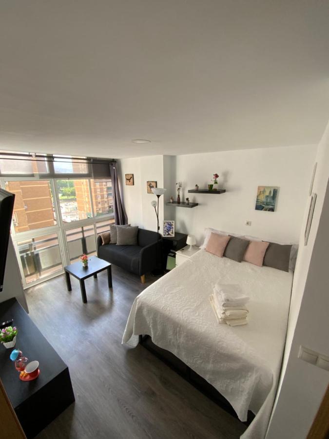 4 Capulino Apartamentos มาลากา ภายนอก รูปภาพ